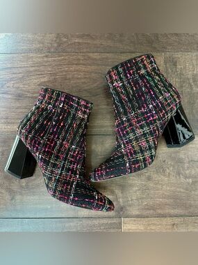 Betsey Johnson Cait Black Multi Tweed Pointed-Toe Ankle Booties Women’s Size 8.5